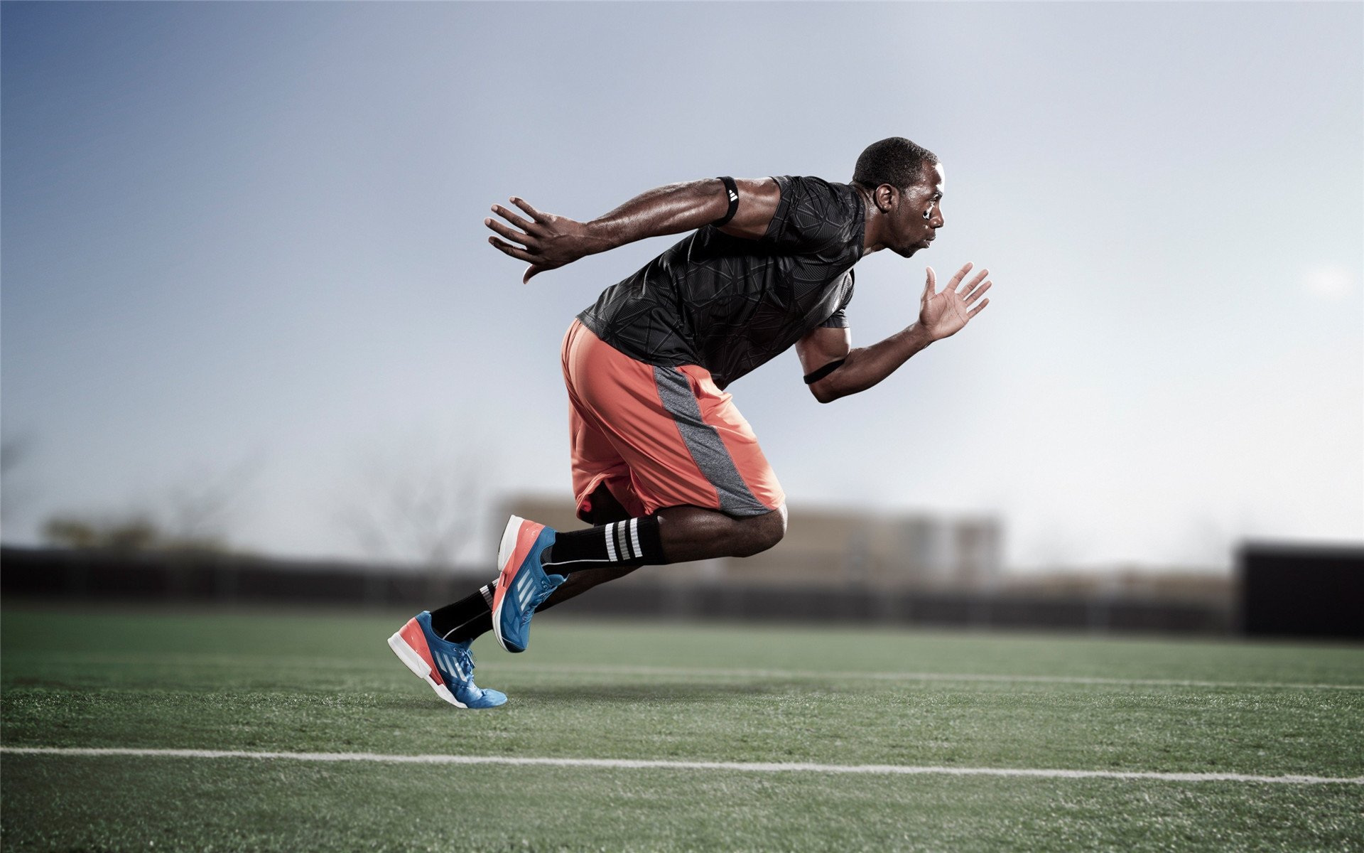 个人品牌崛起：电竞明星自主打造“王国”，专业电竞品牌agon