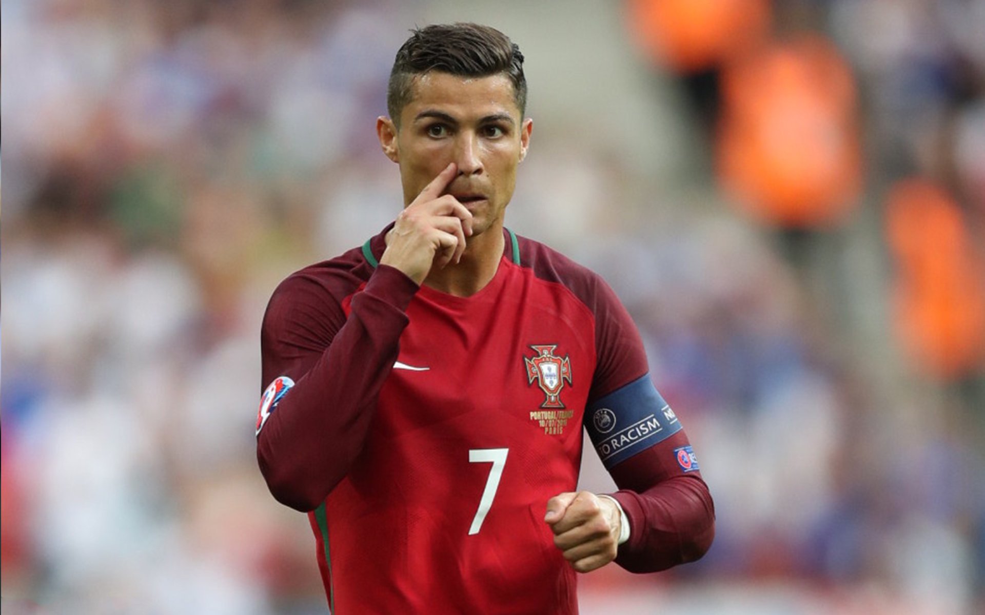 联盟是否应推动球员与难民社区开展交流